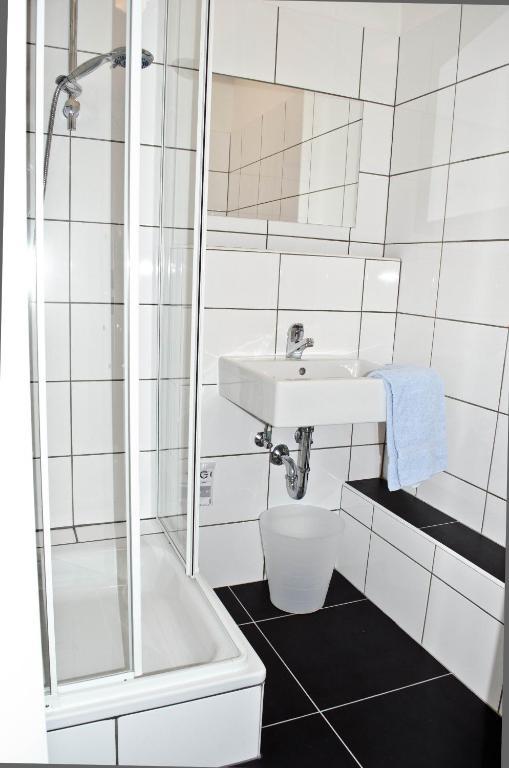 Hostel Nanina Groebenzell Room photo