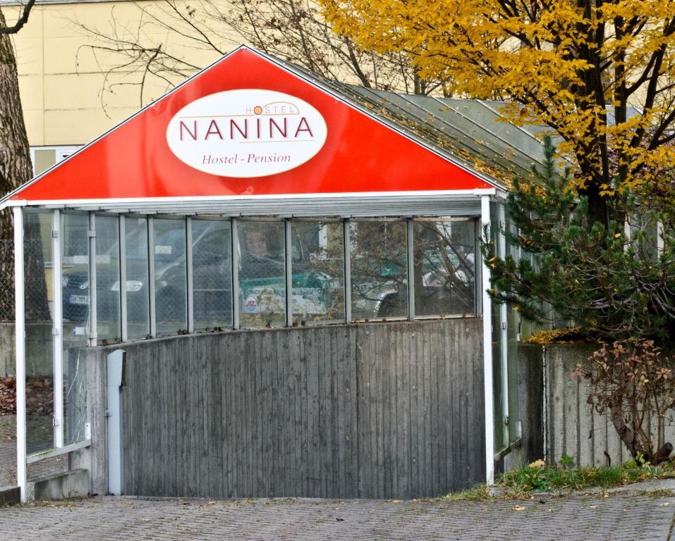 Hostel Nanina Groebenzell Exterior photo